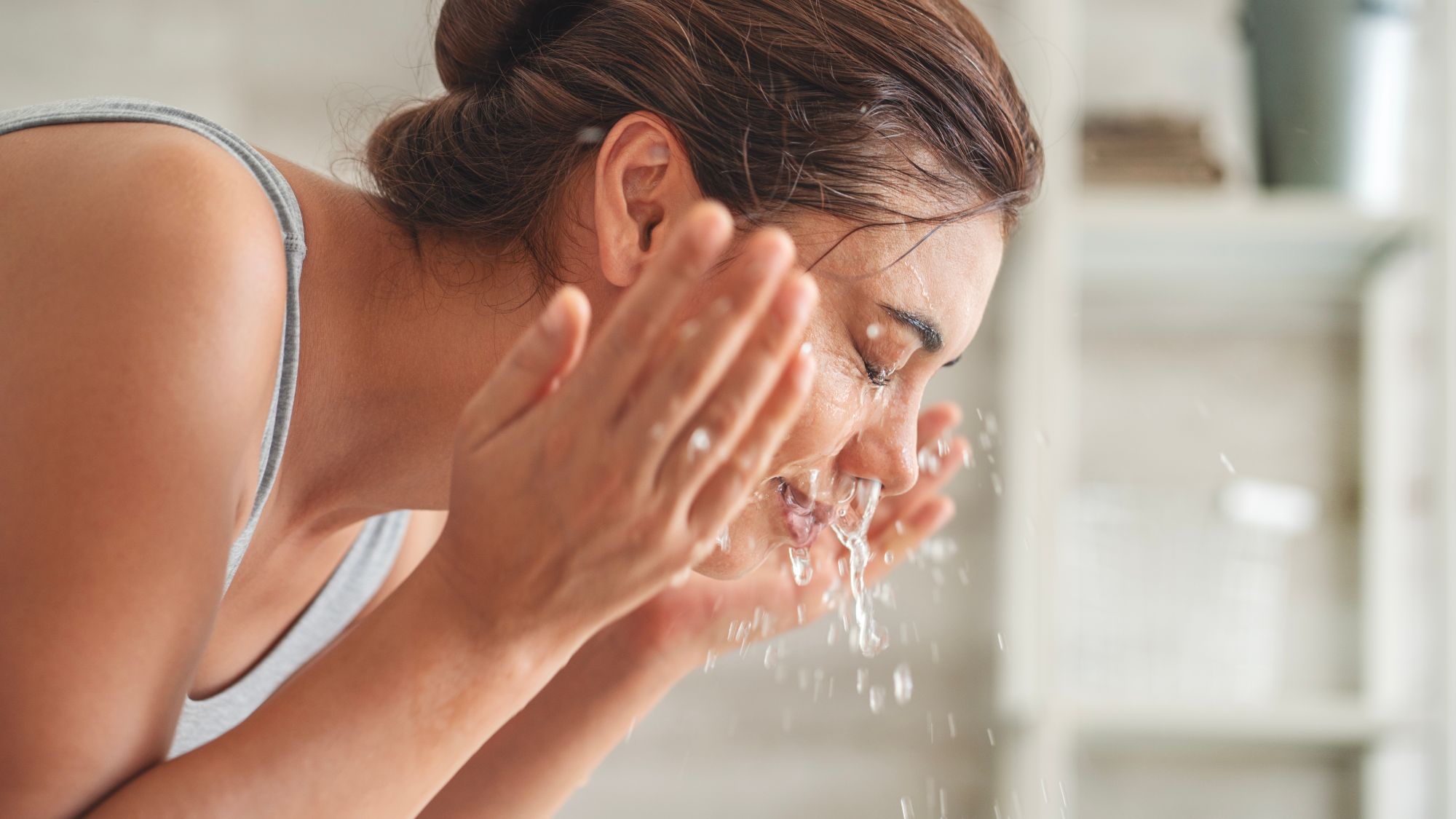 Professional Deep Cleansing Treatment For Blackhead Removal and Pore Extractions